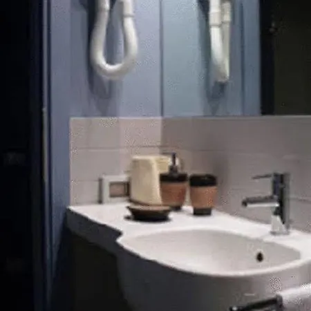 4 Bed & Breakfast 3*