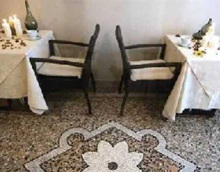 Bed & Breakfast 4